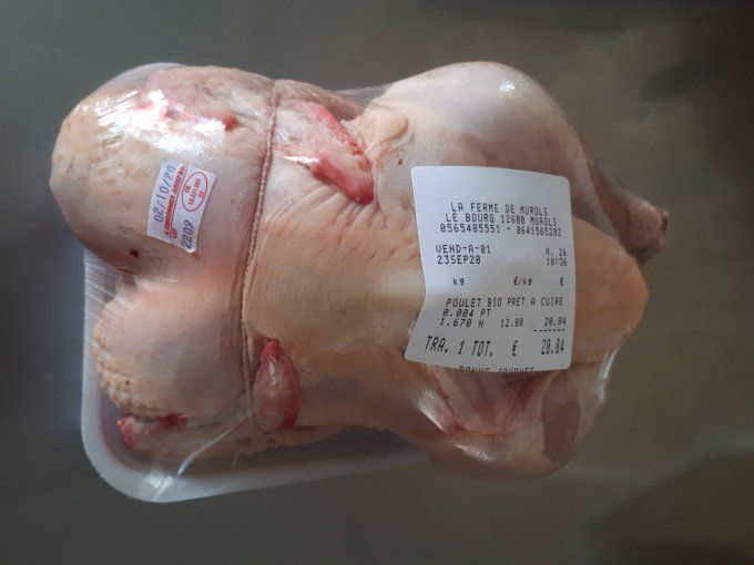 Poulet fermier bio prêt à cuire ou rôti